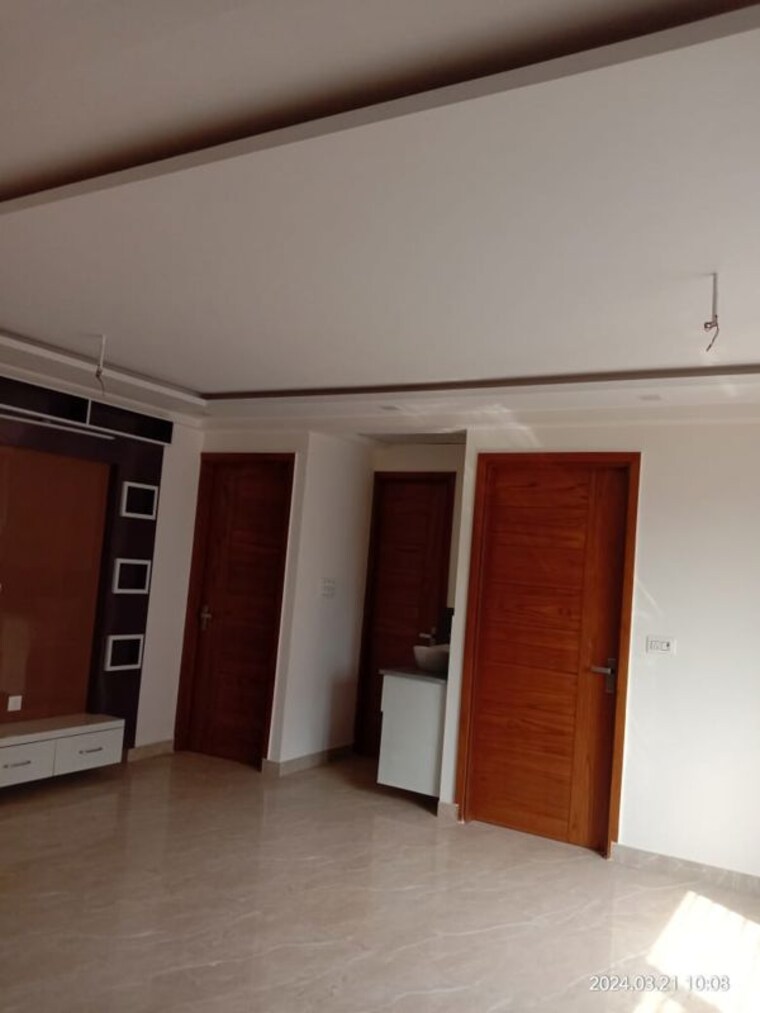 Room, bptp-parkland-pride 3 Bedroom 200 Sq.Yd. Builder Floor In Sector 77 Faridabad 9903821