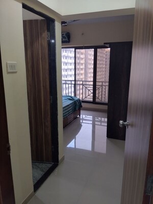 Room in 2 BHK Apartment at Sunshine Tower, Mulund West – for Rent