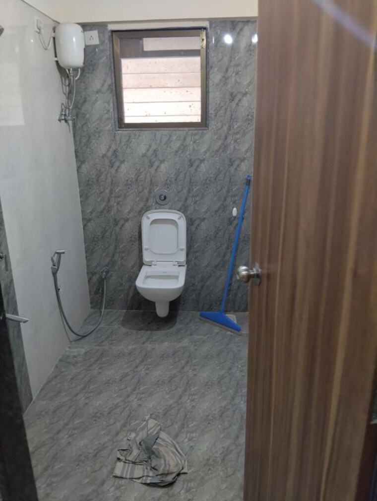 Bathroom, sunshine-tower 2 Bedroom 815 Sq.Ft. Apartment In Mulund West Mumbai 9903825