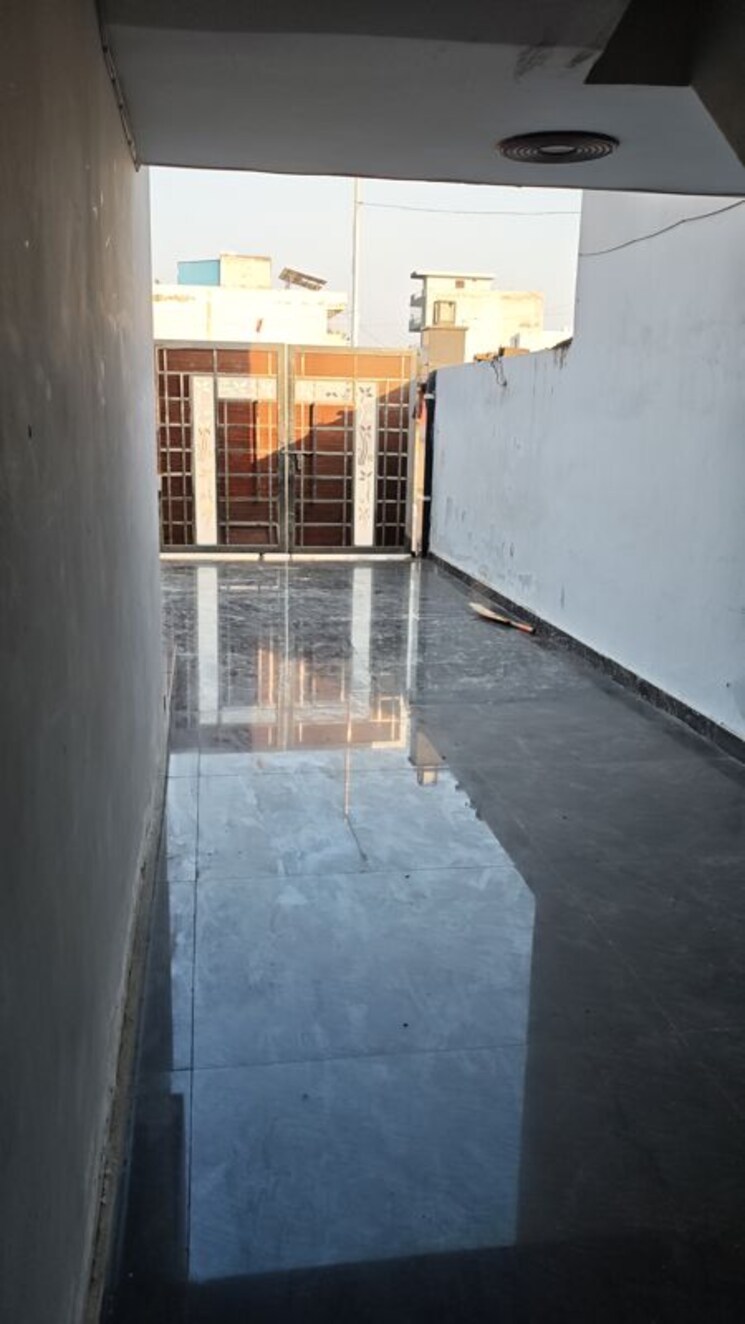 Balcony, bptp-parklands 3 Bedroom 303 Sq.Yd. Builder Floor In Sector 76 Faridabad 9903831