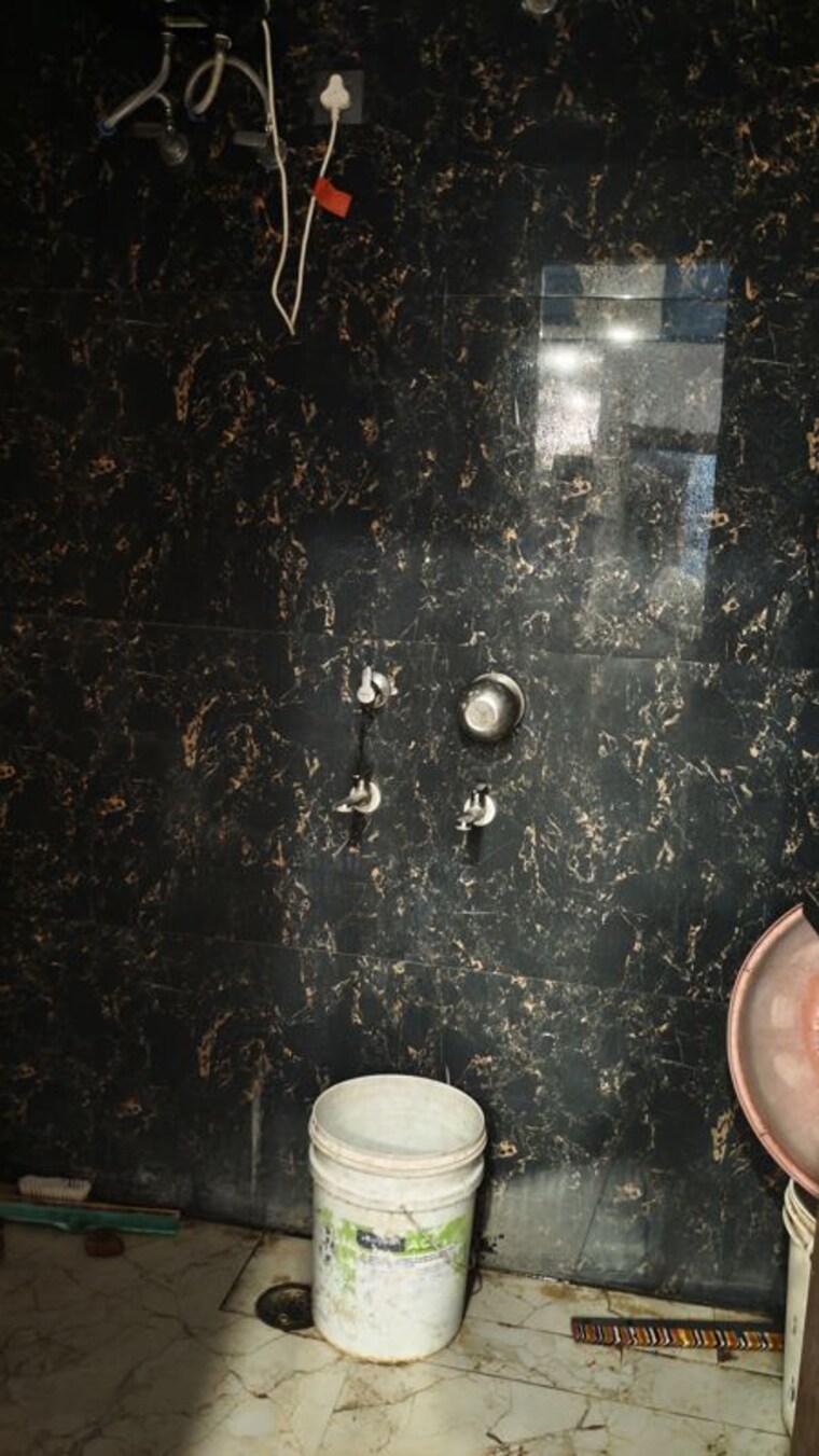 Bathroom, bptp-parklands 3 Bedroom 303 Sq.Yd. Builder Floor In Sector 76 Faridabad 9903831