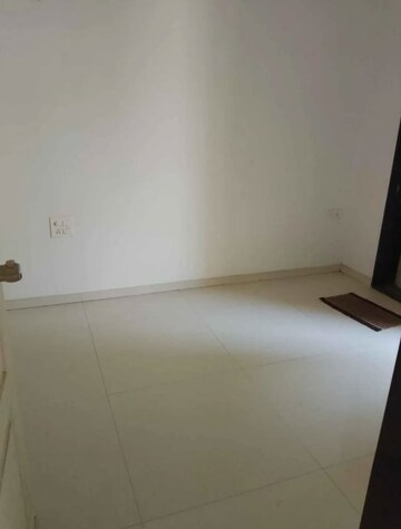 Room in 1 BHK Apartment at Aastha Palace, Taloja – for Rent