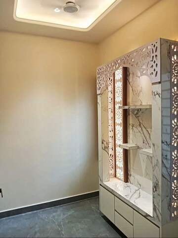 Furnished Amenities in 4 BHK Villa at Vaishali Nagar – for Sale