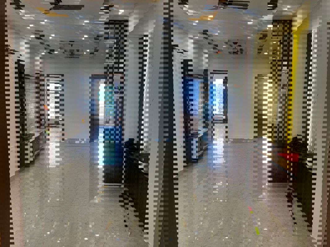 3 BHK + Servant Room Builder Floor For Rent in Parklands