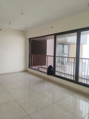 Room in 3 BHK Apartment at Chandak 34 Park Estate D Wing, Goregaon West – for Rent