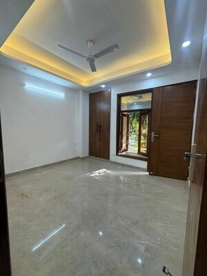 Room in 1 RK Builder Floor at Saket – for Rent