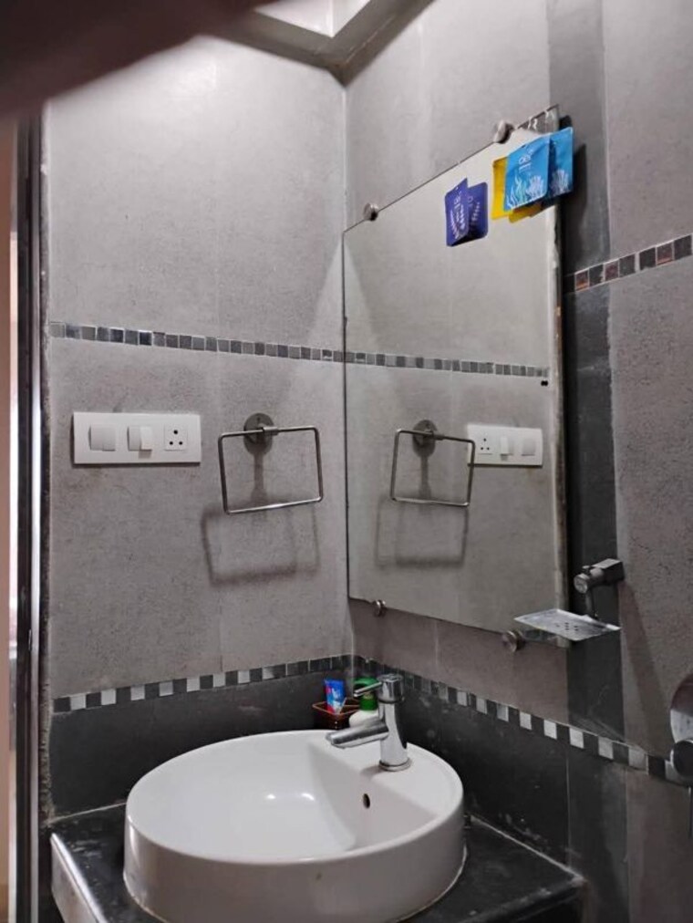 Bathroom, hdil-metropolis-residences 3 Bedroom 1631 Sq.Ft. Apartment In Andheri West Mumbai 9903875