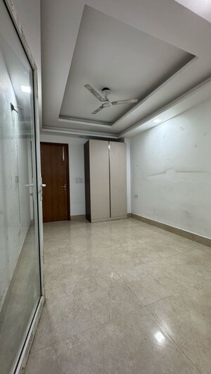 Room in 3 BHK Apartment at Palm Residency Chhatarpur, Rajpur Khurd Extension – for Rent