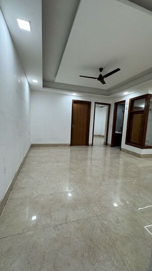 Room in 3 BHK Apartment at Palm Residency Chhatarpur, Rajpur Khurd Extension – for Rent