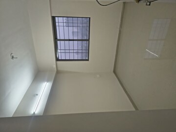 Room in 1 BHK Apartment at Sion East – for Rent