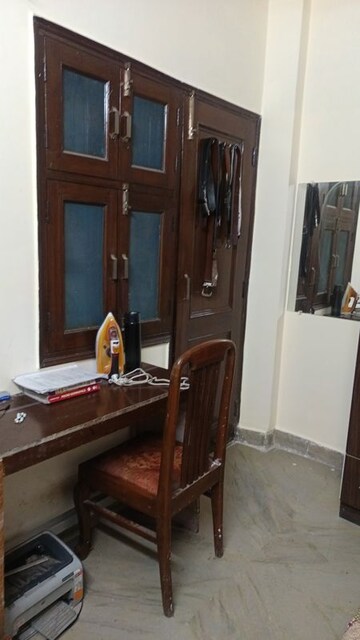 Furnished Amenities in 2 BHK Builder Floor at Patel Nagar – for Rent
