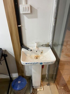 Bathroom in 4 BHK Apartment at Mahagun Mywoods II, Sector 16c Greater Noida – for Sale