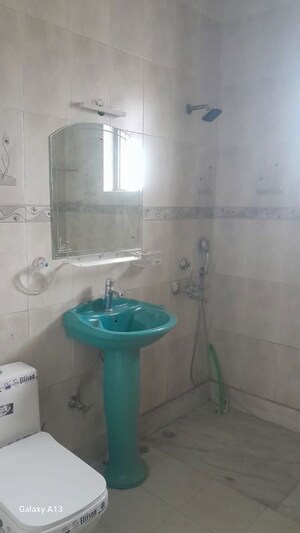 Bathroom in 3 BHK Builder Floor at Unitech South City II, Sector 50 – for Rent