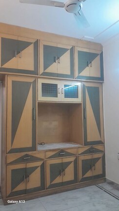 3 BHK + Pooja Room Builder Floor For Rent in Unitech South City II