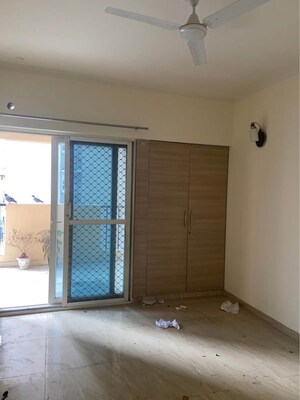 Room in 2 BHK Apartment at Gaur City 2 - 14th Avenue, Sector 16c Greater Noida – for Rent