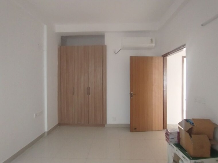 Room, ss-linden 4 Bedroom 2700 Sq.Ft. Builder Floor In Sector 84 Gurgaon 9903946