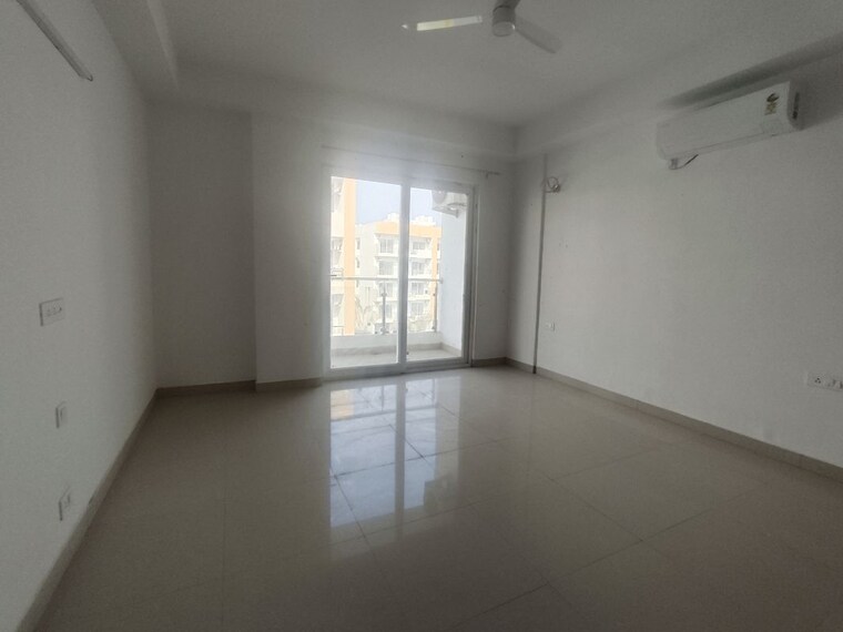Room, ss-linden 4 Bedroom 2700 Sq.Ft. Builder Floor In Sector 84 Gurgaon 9903946