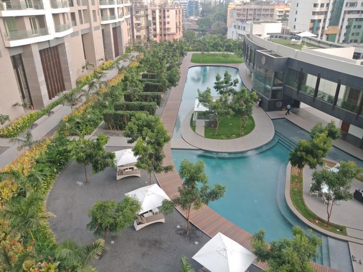 5 BHK + Pooja Room,Servant Room,Study Room,Extra Room Apartment For Sale in Windsor Grande Residences