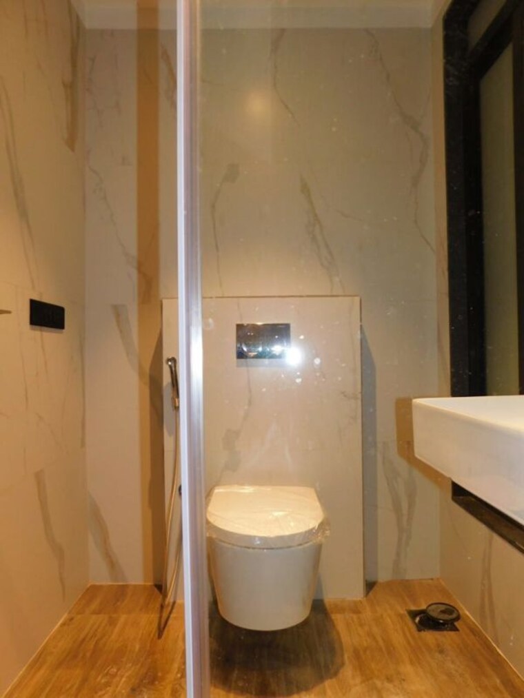 Bathroom, seasons-trimurti 2 Bedroom 772 Sq.Ft. Apartment In Santacruz West Mumbai 9903952