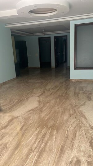 Room in 3 BHK Apartment at Greater Kailash ii – for Sale