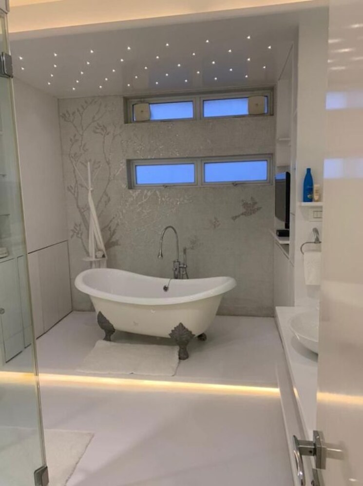 Bathroom, godrej-skyshore 3 Bedroom 1577 Sq.Ft. Apartment In Versova Mumbai 9904017