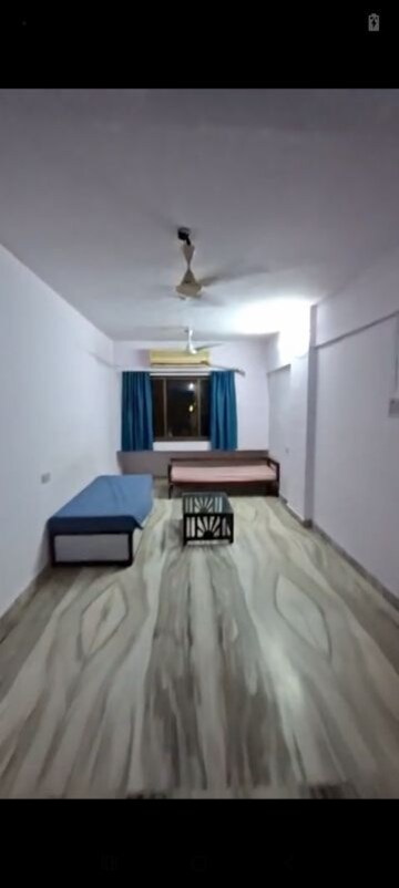 Bedroom in 2 BHK Apartment at Vakola – for Rent