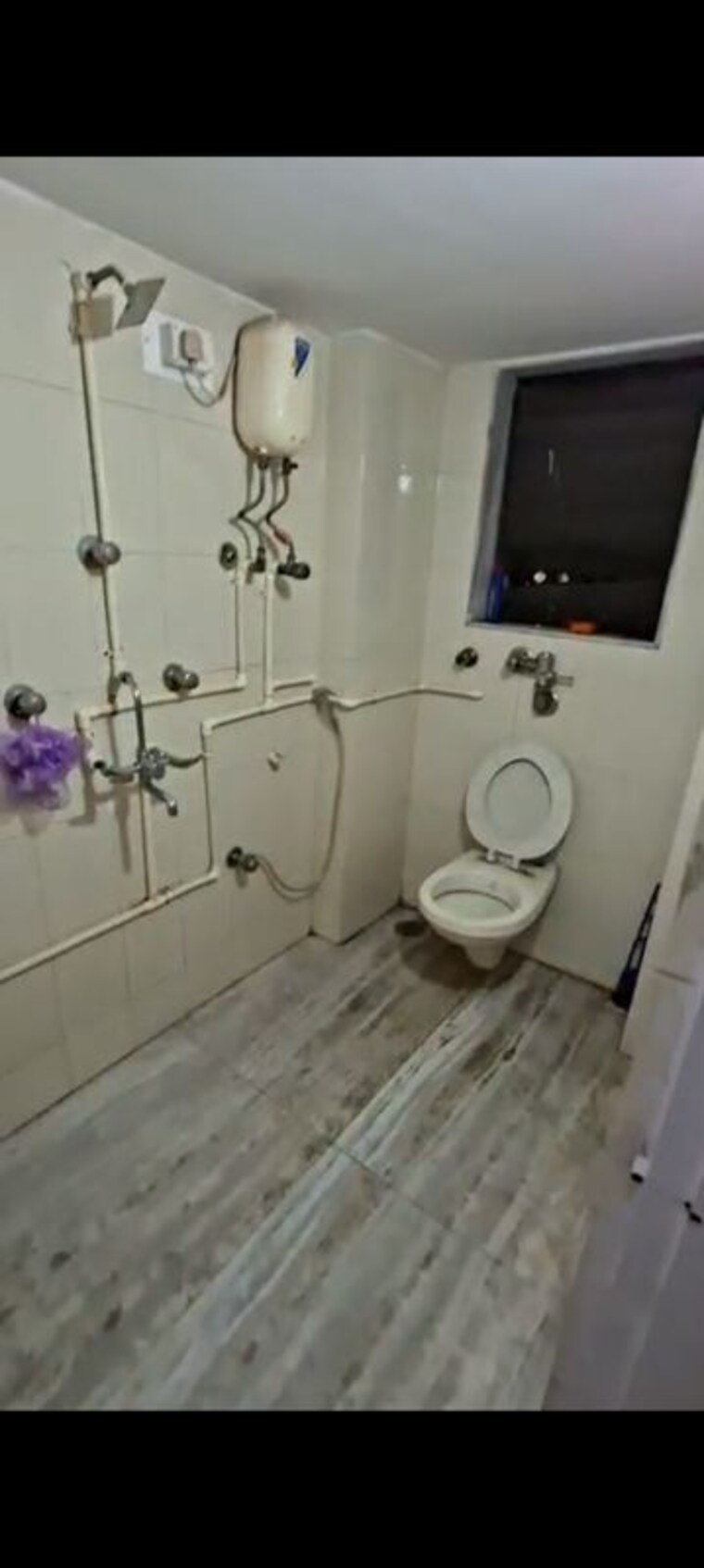 Bathroom, vakola 2 Bedroom 700 Sq.Ft. Apartment In Vakola Mumbai 9904023