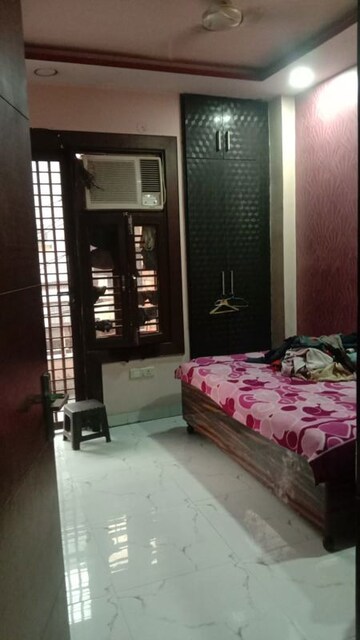 Bedroom in 3 BHK Builder Floor at Kavi Nagar – for Sale