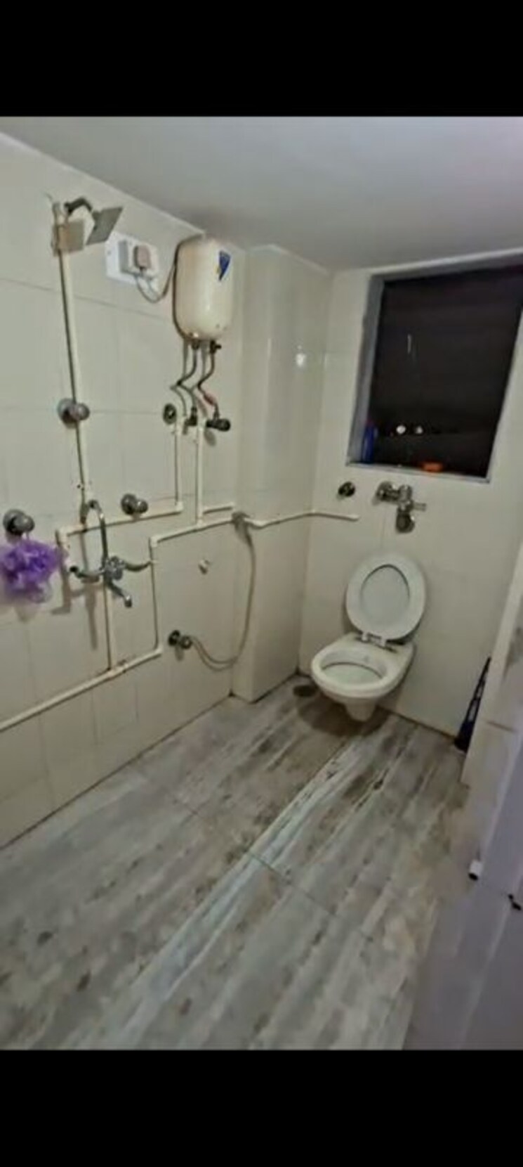 Bathroom, vakola 1 Bedroom 400 Sq.Ft. Apartment In Vakola Mumbai 9904060