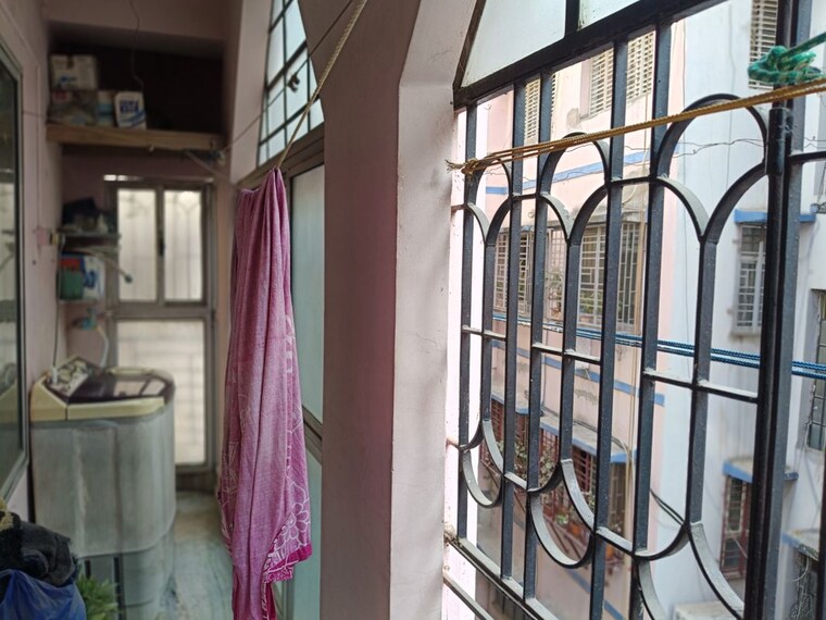 undefined, baguiati 2 Bedroom 750 Sq.Ft. Apartment In Baguiati Kolkata 9904068