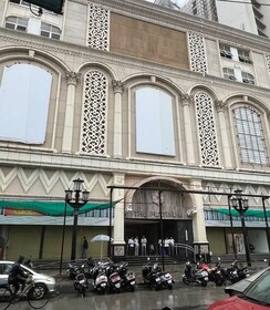 Retail Shop For Sale in Neo Platinum