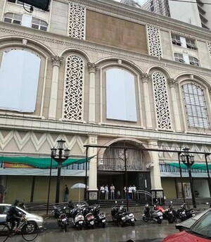  Shop For Sale in Neo Platinum, Tardeo