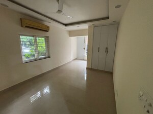 Room in 4 BHK Apartment at Jasola – for Sale