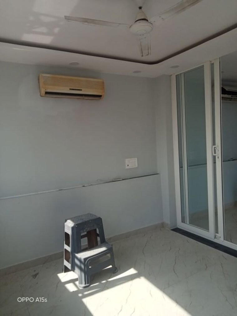 Master Bedroom, jasola 4 Bedroom 300 Sq.Yd. Apartment In Jasola Delhi 9904076