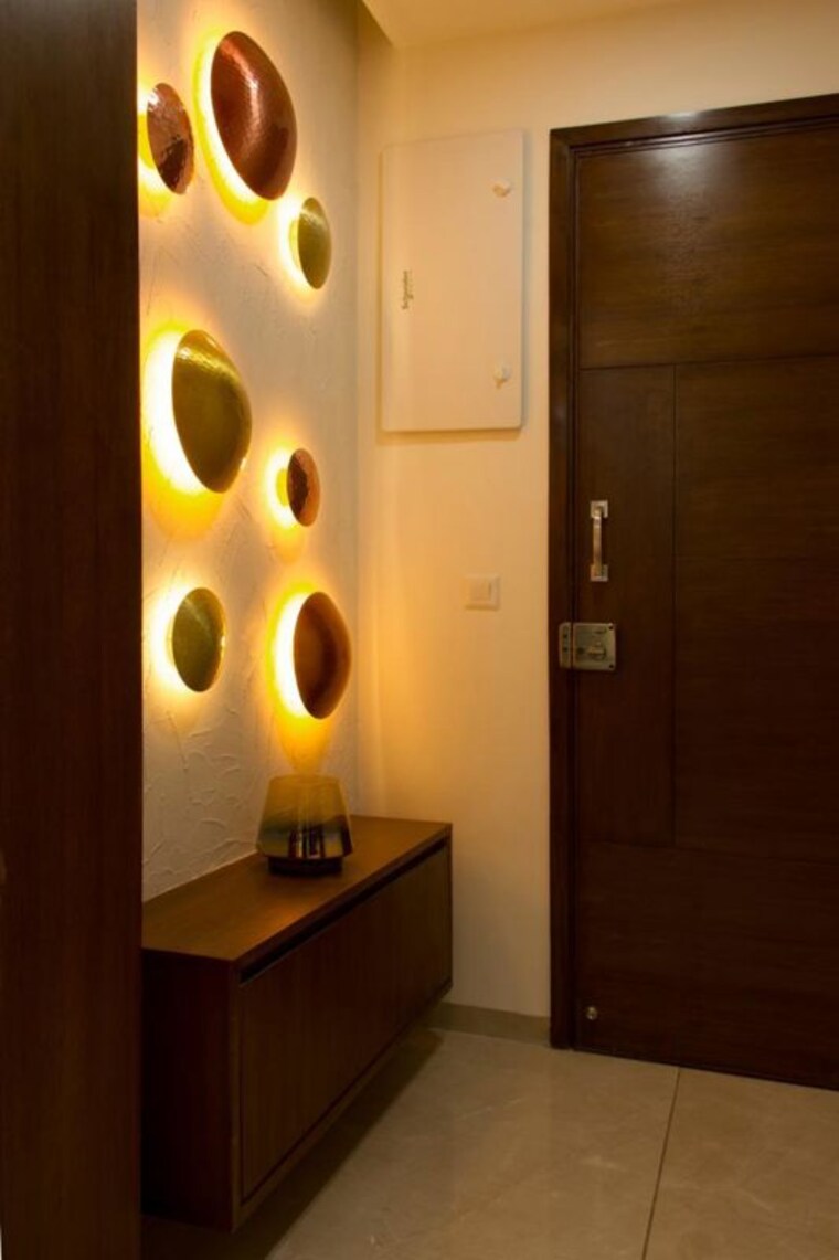 Bathroom, roots-aarav-arise 4 Bedroom 3600 Sq.Ft. Apartment In Vastrapur Ahmedabad 9904056