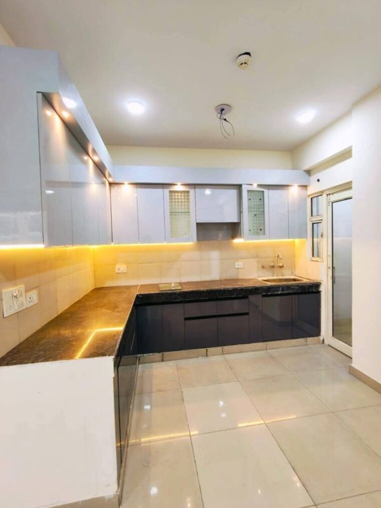Kitchen, gaur-city-5th-avenue 2.5 Bedroom 1175 Sq.Ft. Apartment In Sector 4 Greater Noida Greater Noida 9904091