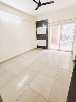 2.5 BHK + Study Room Apartment For Rent in Gaur City 5th Avenue