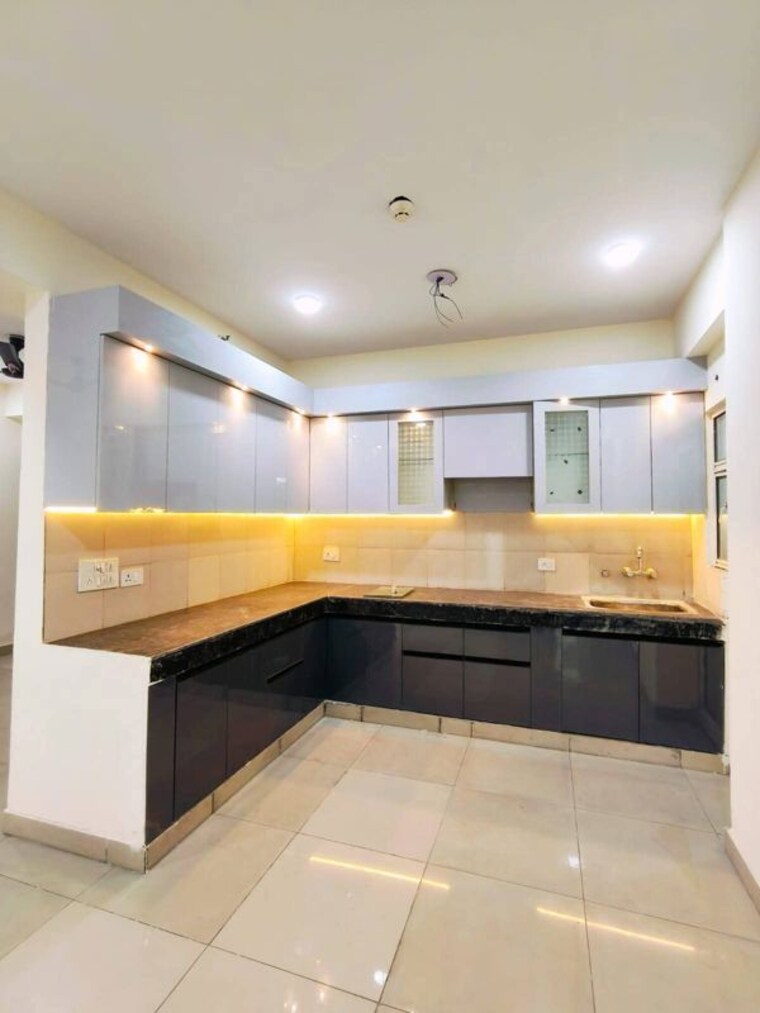 Kitchen, gaur-city-5th-avenue 2.5 Bedroom 1175 Sq.Ft. Apartment In Sector 4 Greater Noida Greater Noida 9904091