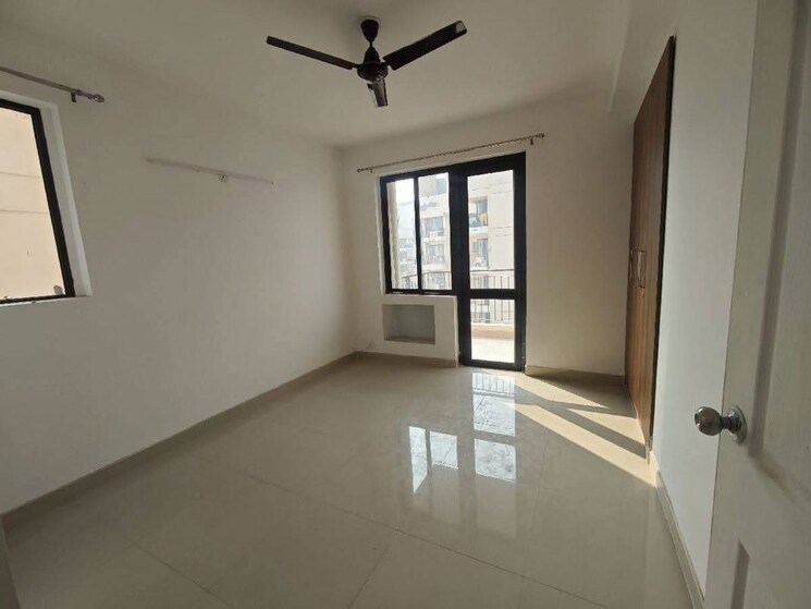 Room, gaur-city-1st-avenue 2.5 Bedroom 1175 Sq.Ft. Apartment In Sector 4 Greater Noida Greater Noida 9904098