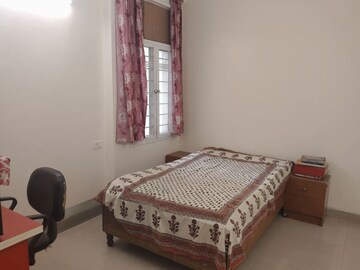 Bedroom in 4 BHK Apartment at Sector 21c – for Rent