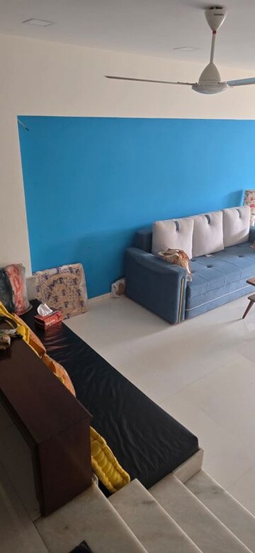 Bedroom in 3 BHK Apartment at Andheri West – for Rent