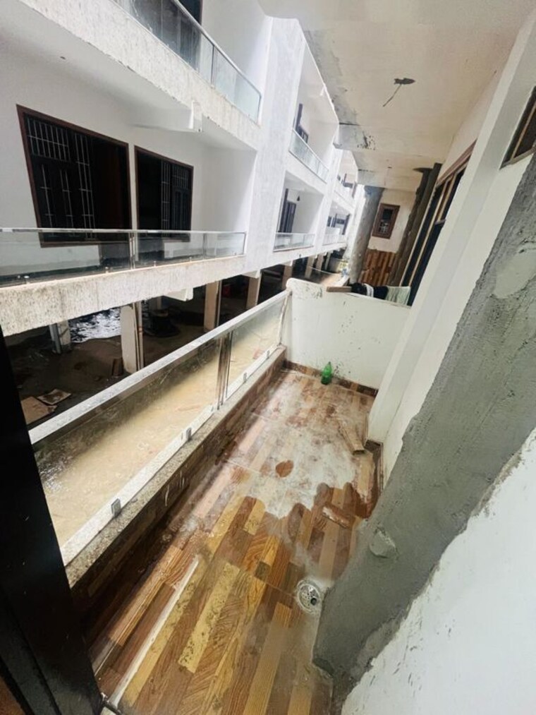 Balcony, sector 1 greater noida 3 Bedroom 1500 Sq.Ft. Builder Floor In Sector 1 Greater Noida Greater Noida 9904122