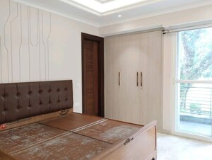 Room in 3 BHK Builder Floor at Nizamuddin East – for Rent