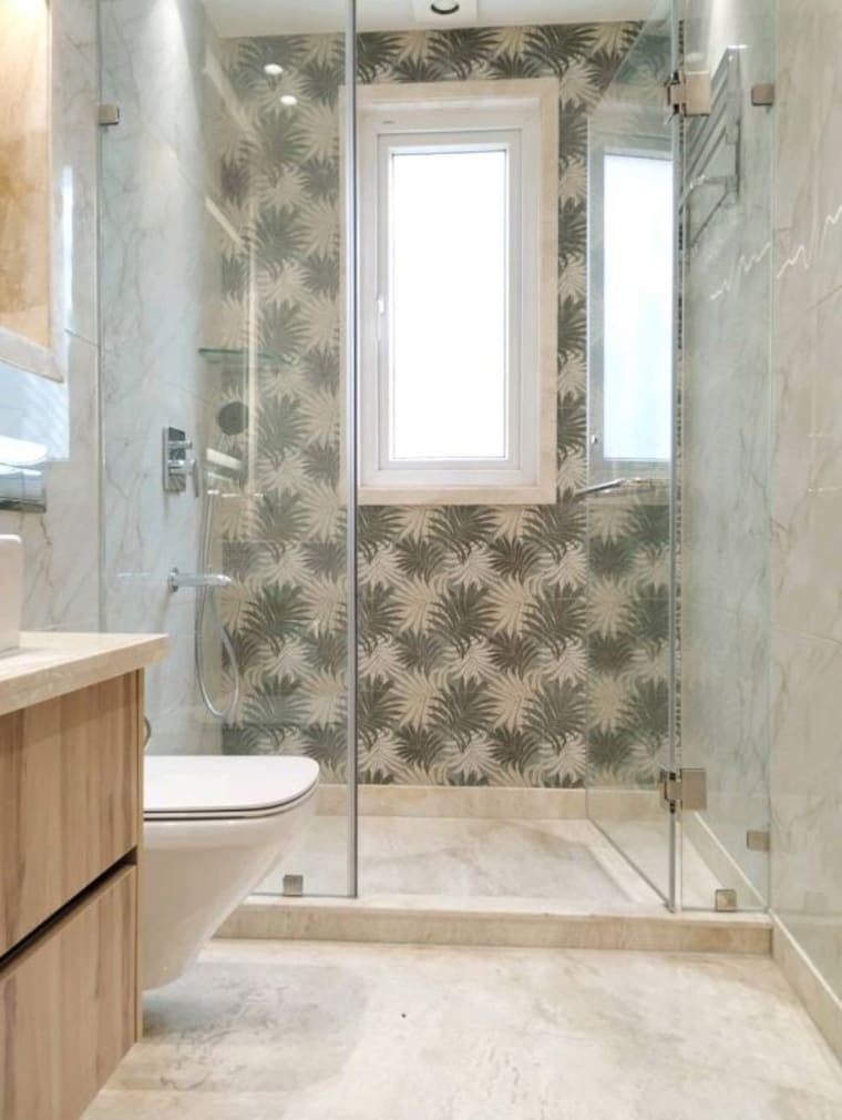 Bathroom, nizamuddin east 3 Bedroom 200 Sq.Yd. Builder Floor In Nizamuddin East Delhi 9904143