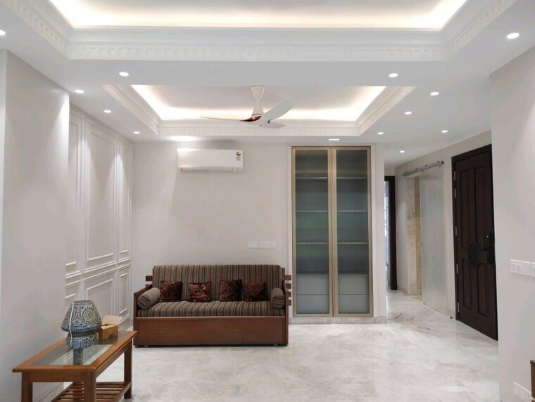 Living Room, nizamuddin east 3 Bedroom 200 Sq.Yd. Builder Floor In Nizamuddin East Delhi 9904143