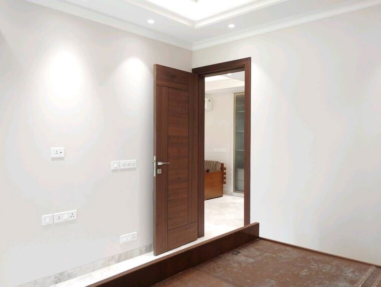 Room, nizamuddin east 3 Bedroom 200 Sq.Yd. Builder Floor In Nizamuddin East Delhi 9904143