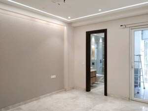 Room in 3 BHK Builder Floor at Nizamuddin East – for Rent