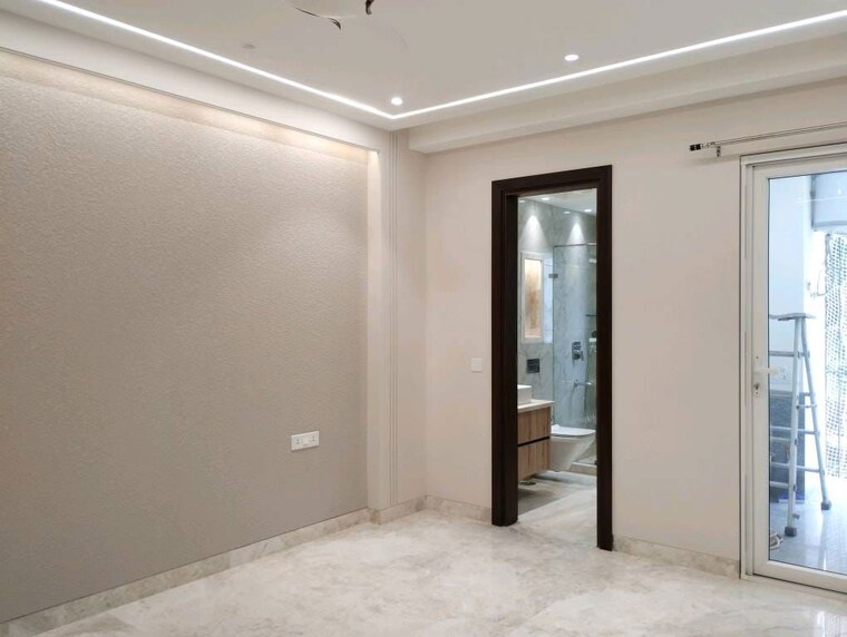 Room, nizamuddin east 3 Bedroom 200 Sq.Yd. Builder Floor In Nizamuddin East Delhi 9904143