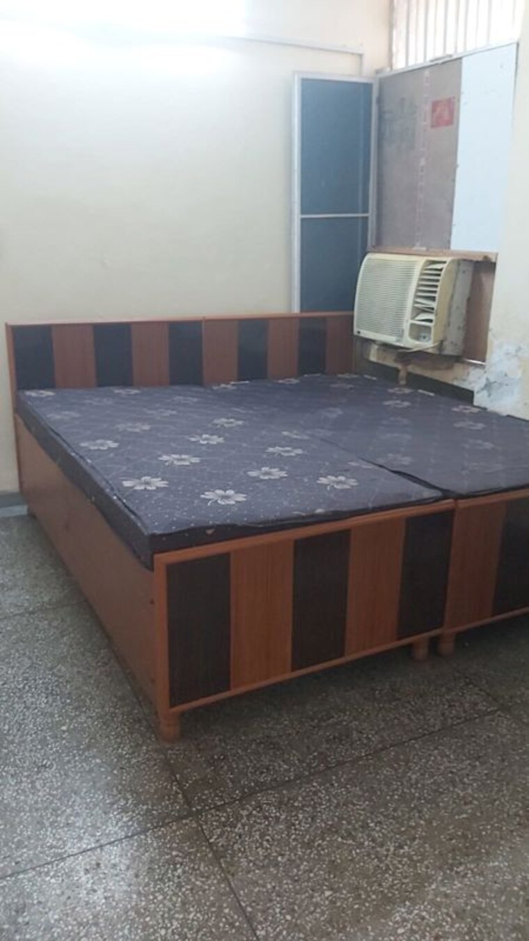 Bedroom, mayur vihar 1.5 Bedroom 650 Sq.Ft. Apartment In Mayur Vihar Delhi 9904145