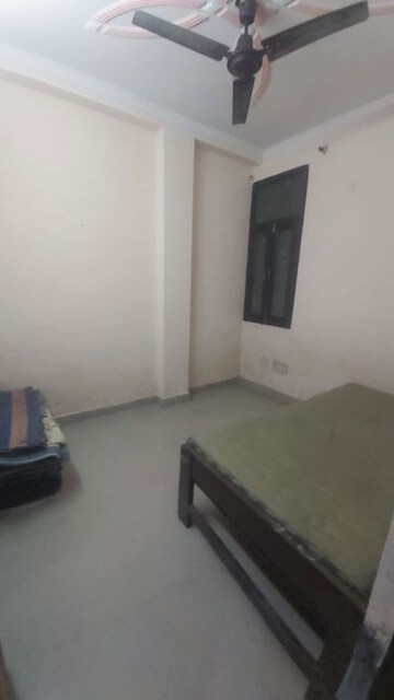 Room in 1.5 BHK Apartment at Mayur Vihar – for Rent